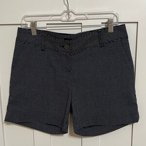 The Limited Womens Tailored Fit Navy Blue Small White Polka Dot Shorts Size 6